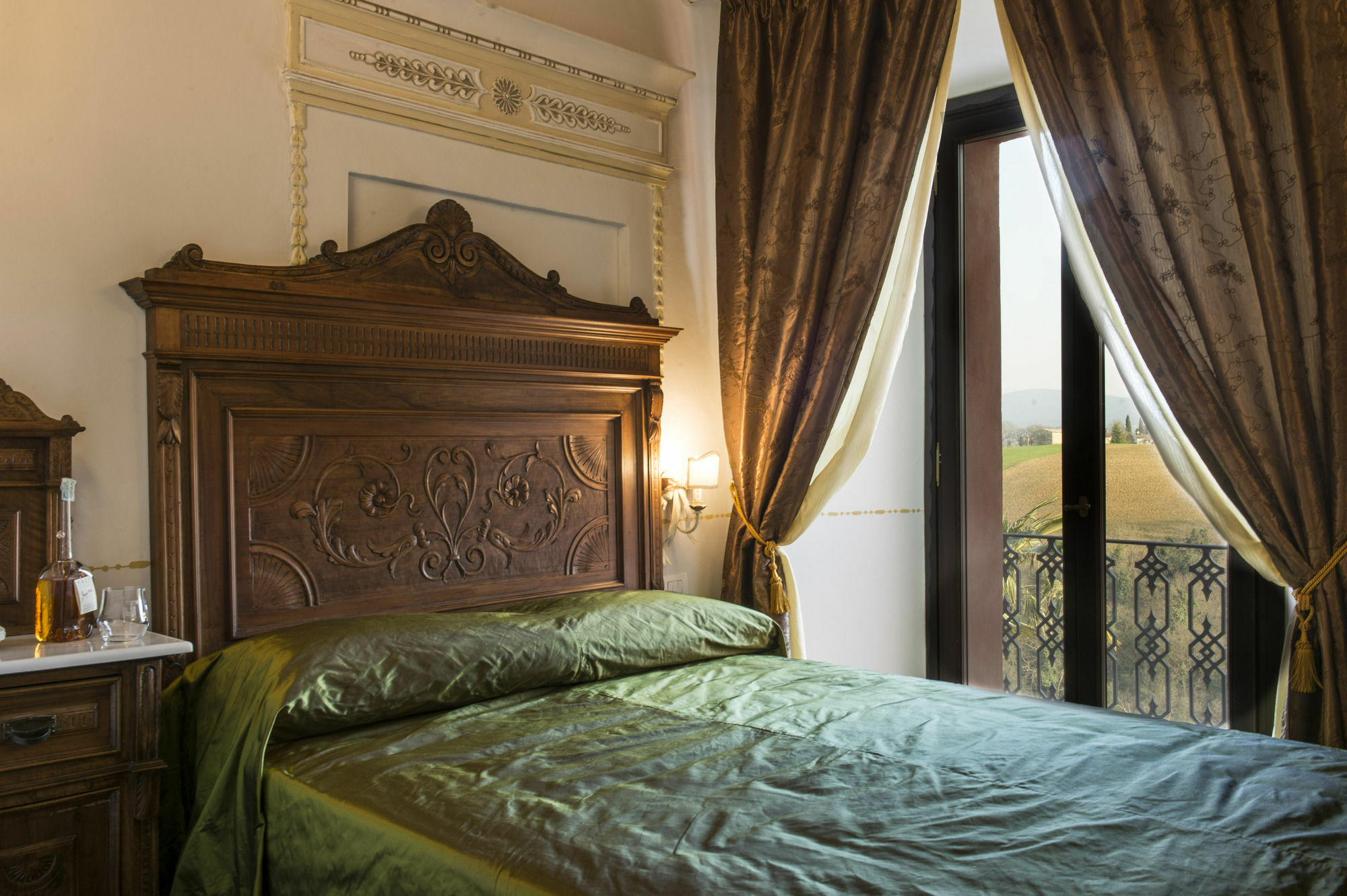 ปาลัซโซ ปาชินี Hotel กอลเลวัลเดลซา ภายนอก รูปภาพ